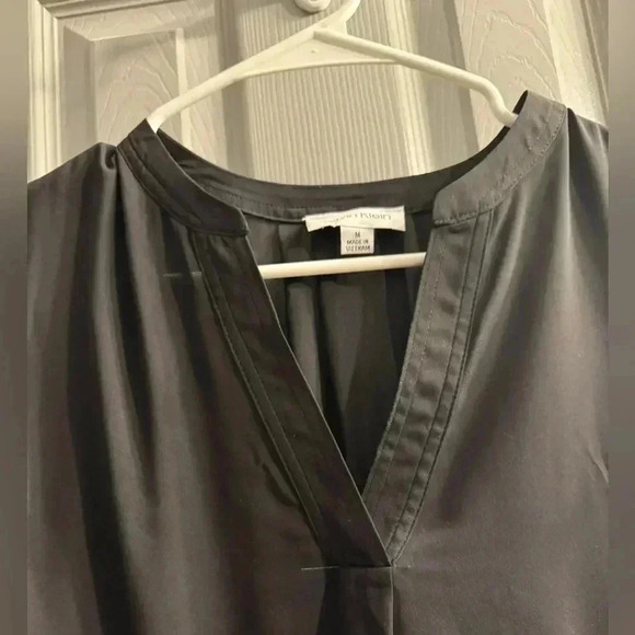 Calvin Klein black top with v neck flutter sleeves Women’s size Medium - Picture 2 of 11